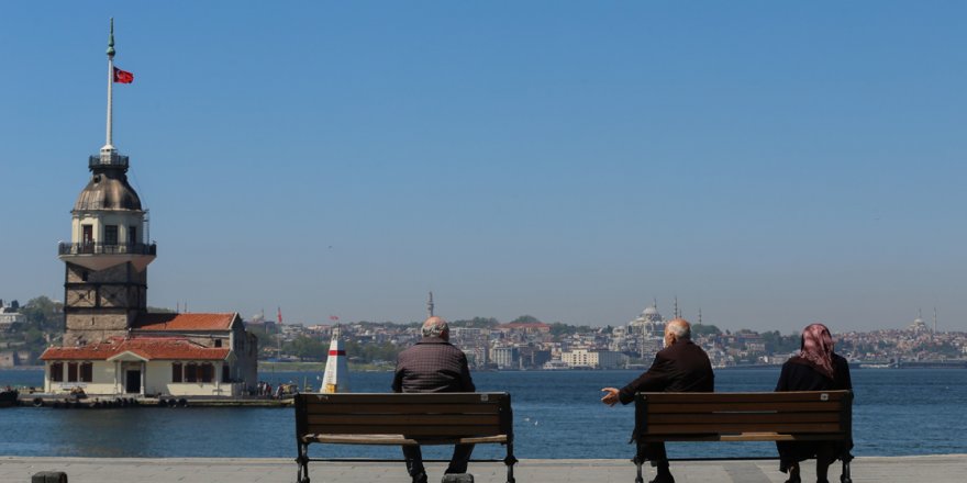 65 yaş ve üzeri vatandaşlar uzun bir aradan sonra sokağa çıktı
