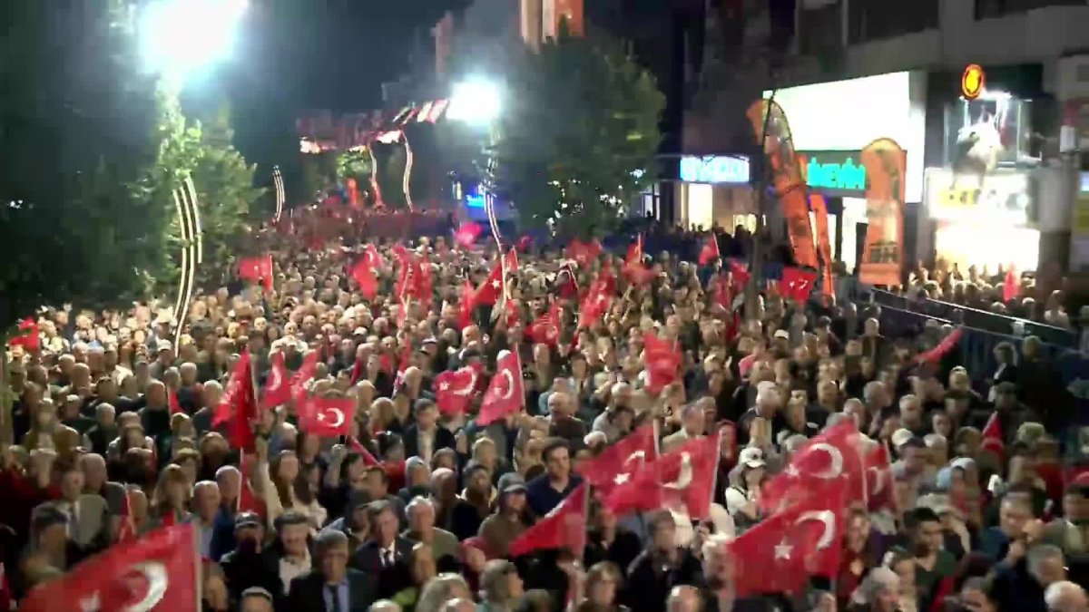 CHP mitinginde dikkat çeken mesajlar