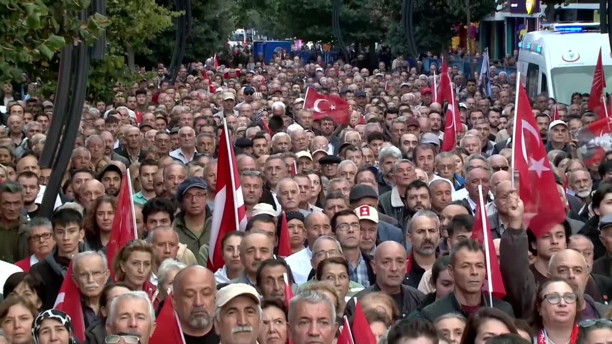CHP mitingi Bolu'da coşku dolu anlara sahne oldu
