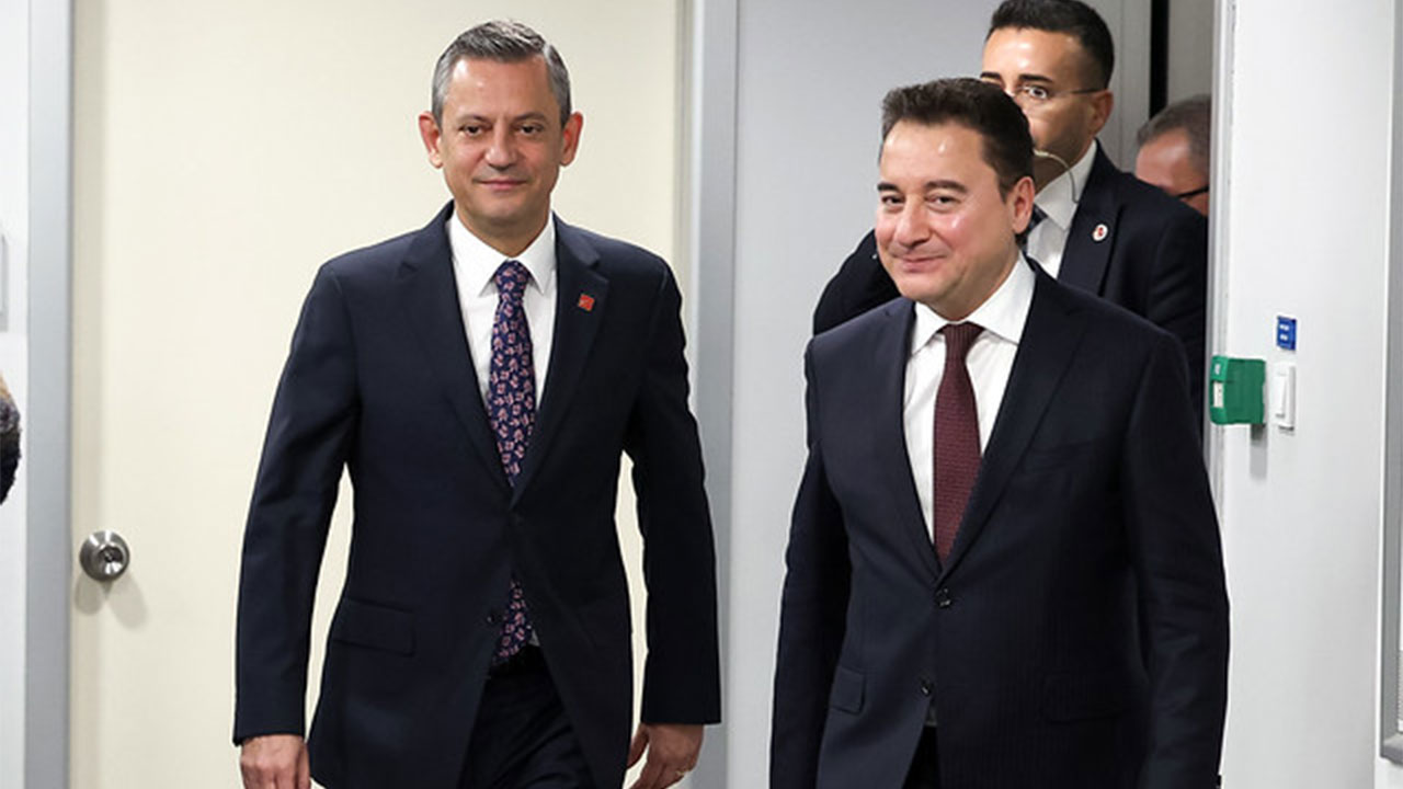 CHP Genel Başkanı Özgür Özel Deva Partisi Genel Başkanı Ali Babacan'ı aradı