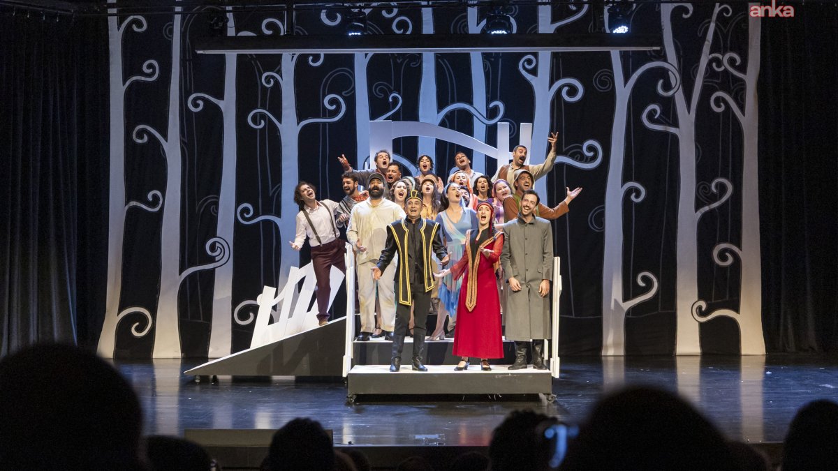 Mersin Tiyatrosu, 25. sezonu 'Bahar Noktası' ile açtı