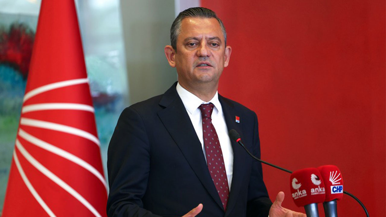 CHP Genel Başkanı Özgür Özel resepsiyon sonrası eleştirilen muhalefet liderlerini aradı!