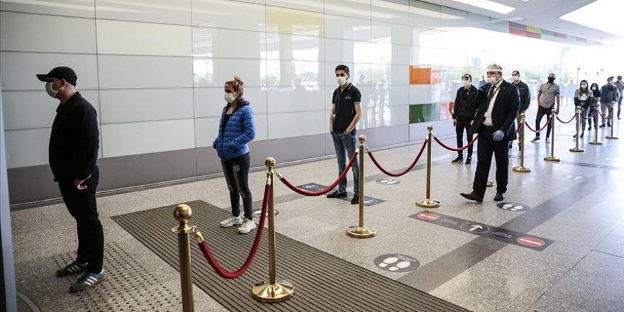 AVM'ler kapılarını yeniden açtı