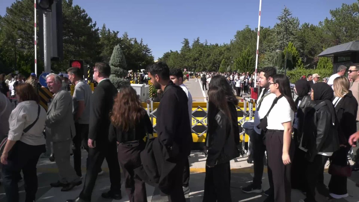 Lösev, 100 Bin Gönüllüyle Anıtkabir’i Ziyaret Etti