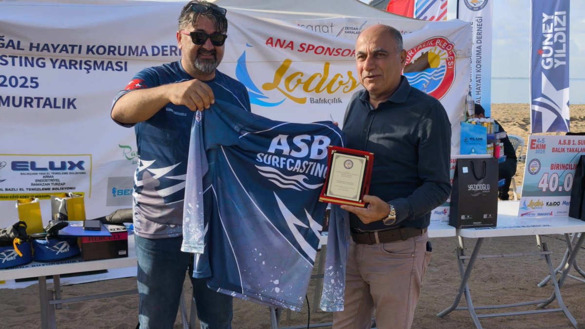 Yumurtalık'ta dostluk ve rekabet dolu sörf turnuvası