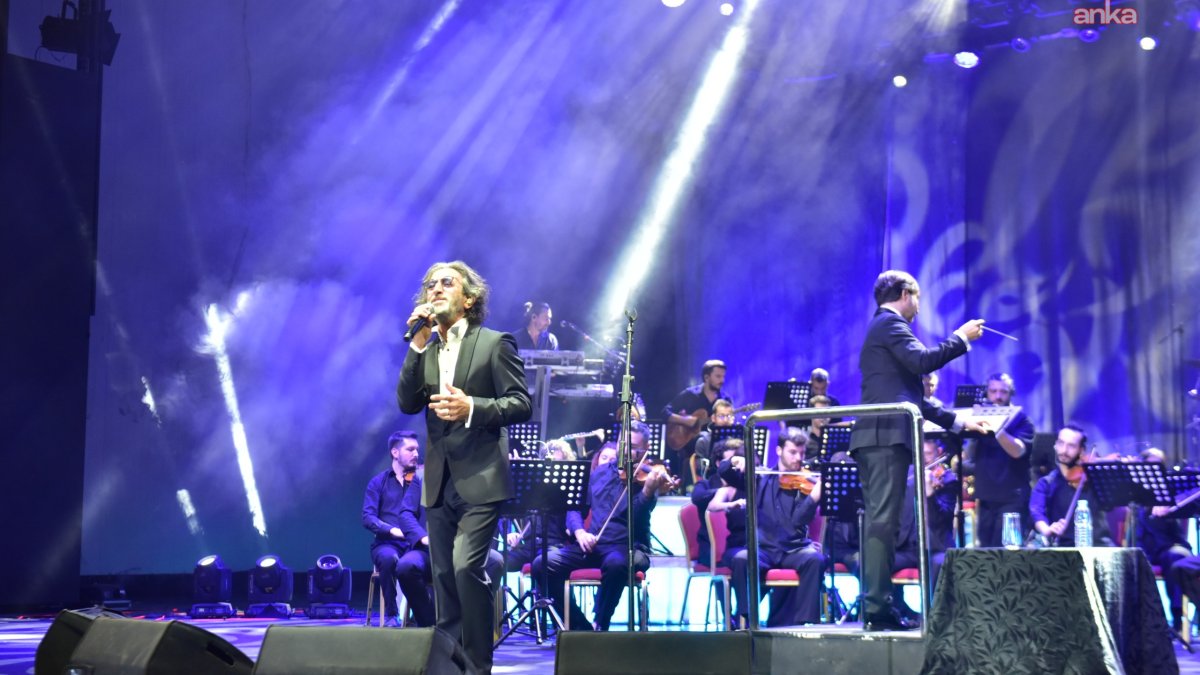 Fettah Can, Bursa Festivalinde unutulmaz bir konser verdi