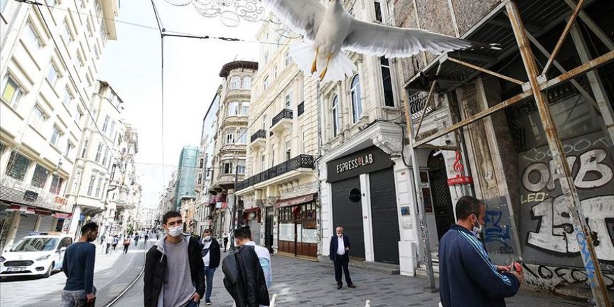 İstanbul'da 'kontrollü sosyal hayat'ın ikinci gününde bazı noktalarda yoğunluk gözlendi