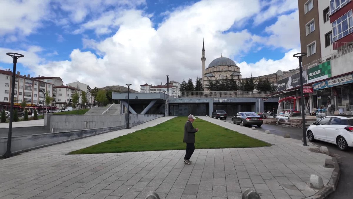Yozgat'ta Çapanoğlu Camisi çevre düzenleme çalışmaları sürüncemede kalıyor