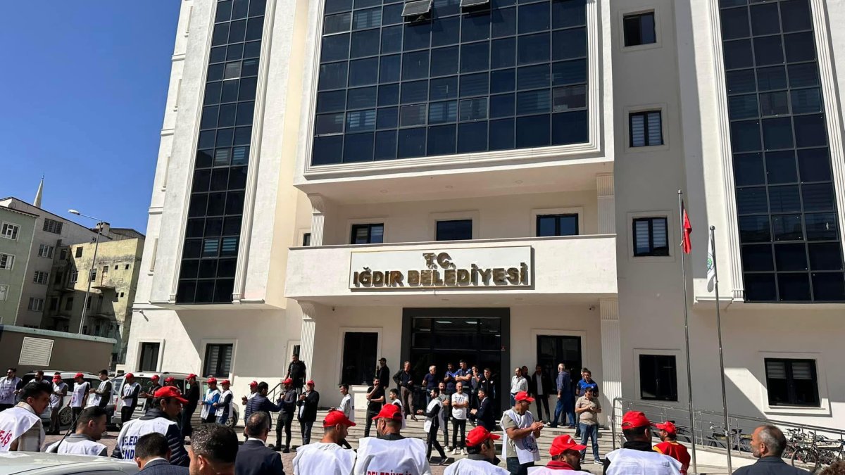 Iğdır Belediyesi'nde işten çıkarılan işçi geri dönüyor