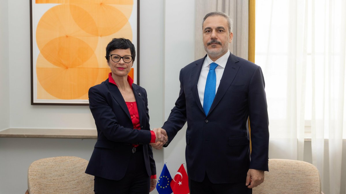 Bakan Fidan, Avrupa Komisyonu Komiseri Kos ile önemli görüşme gerçekleştirdi