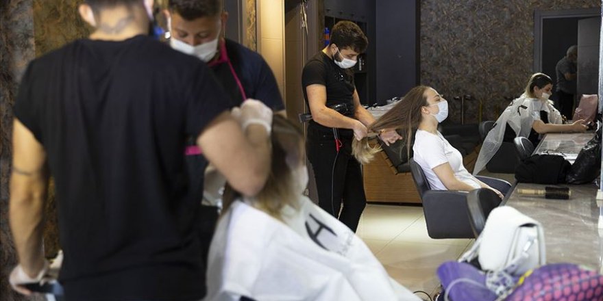 Kuaför, konaklama yerleri ve şehirler arası toplu taşımaya 'koronavirüs tedbir kılavuzu'
