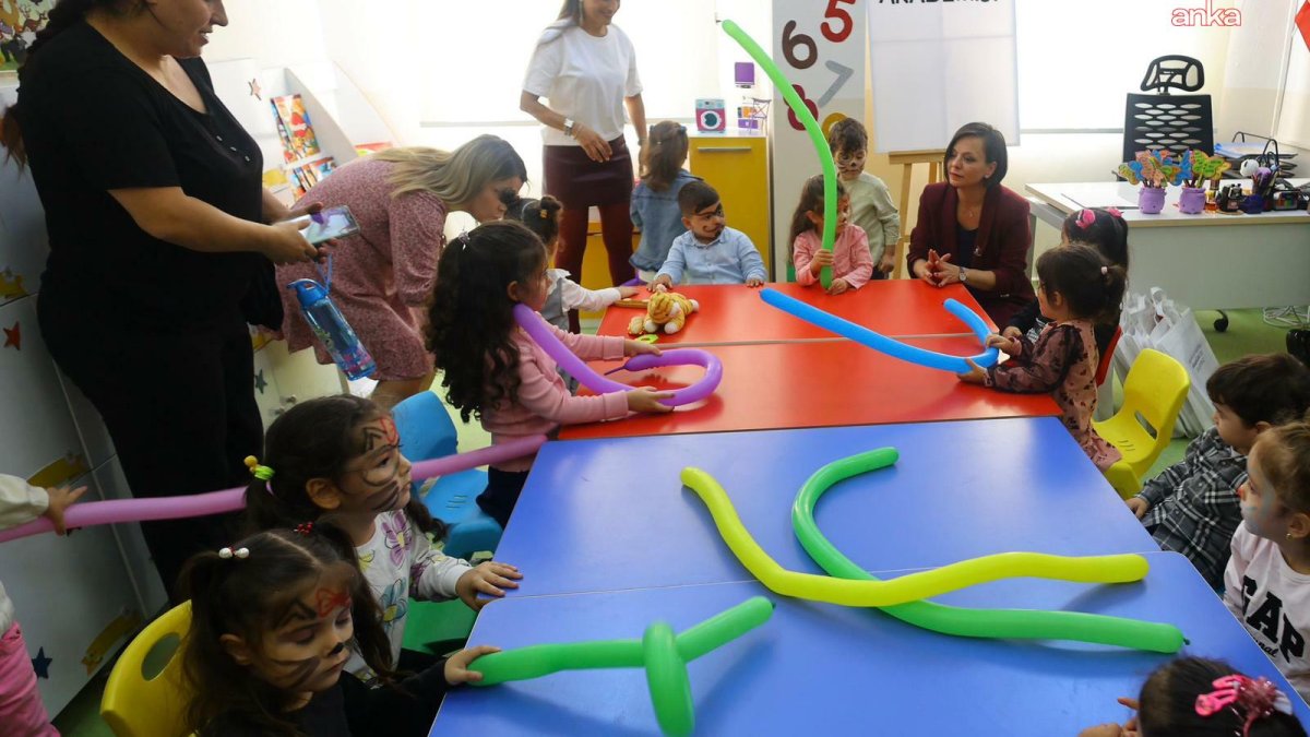 İzmir'de çocuklara yeni oyun alanı: Oyun Akademisi açıldı