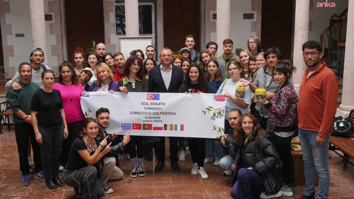 Gençler Ayvalık'ta iklim krizini ve tarımı tartışıyor