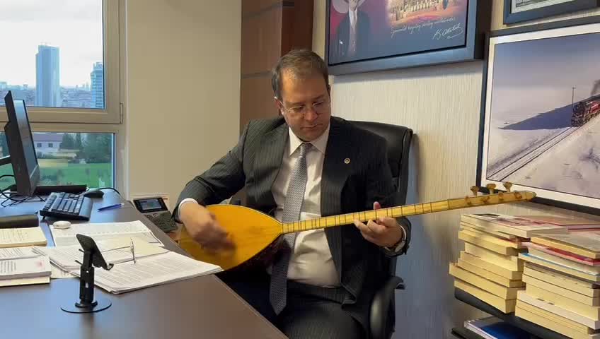 CHP’li vekilden farklı bir çağrı: Türküyle yol talebi