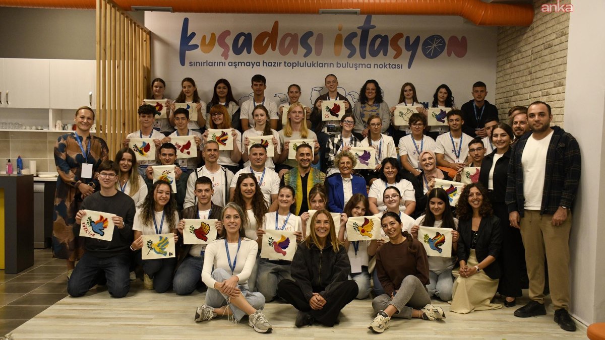 Kuşadası'nda gençler keçe atölyesinde yeteneklerini sergiledi