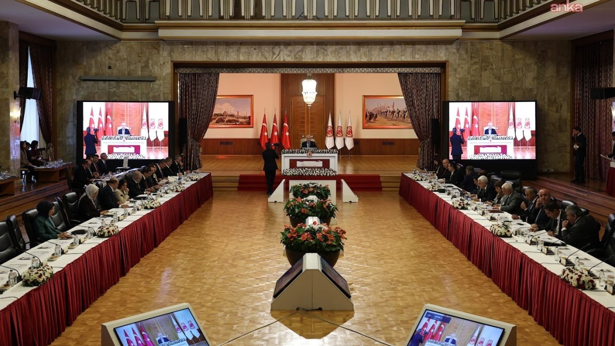 Diyarbakır'daki gizli mezarlar, kimsesizlerin hikayesini anlatıyor