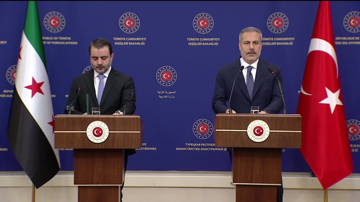 Hakan Fidan: SDG, DEAŞ ile mücadelesini bırakmalı