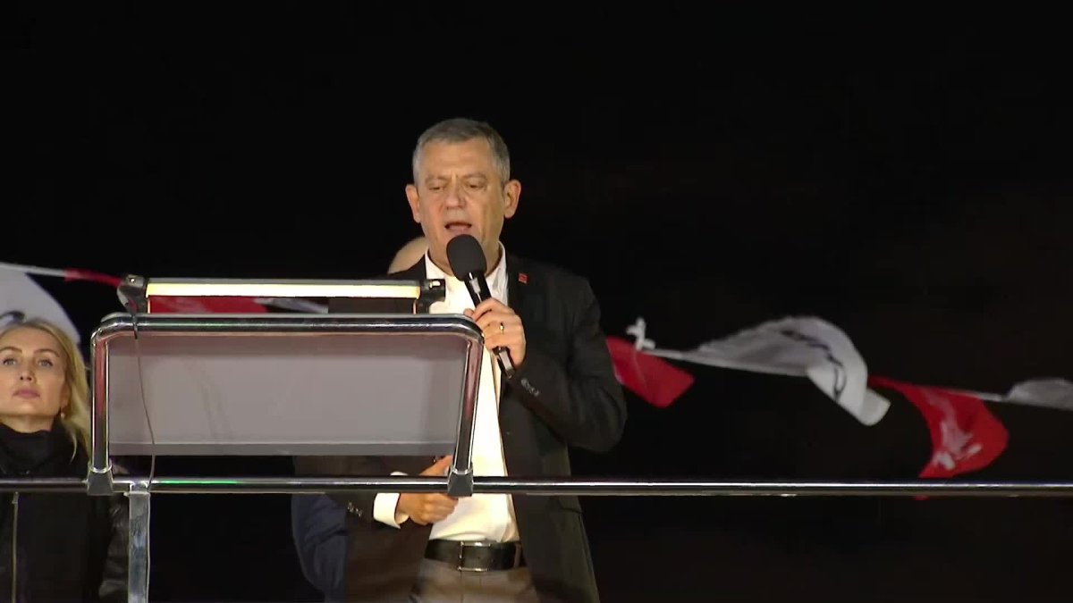 Özgür Özel: 'Millete Sarılıyoruz, Seni İktidardan Göndermeye Geliyoruz'