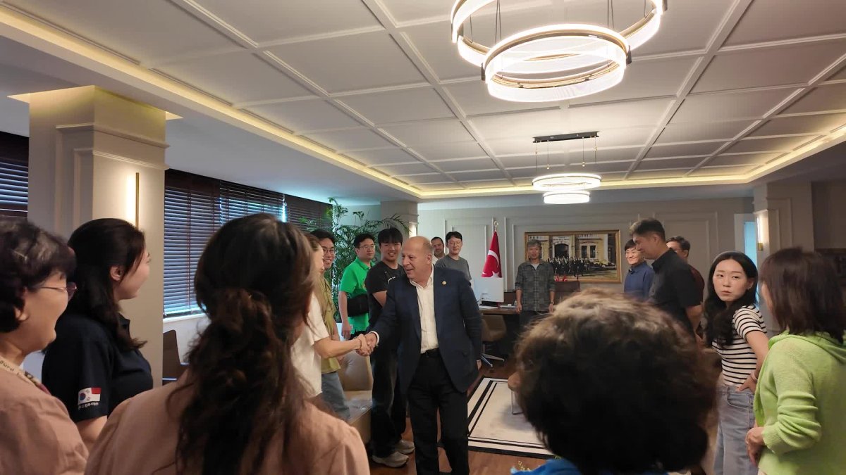 Yüreğir'de Güney Koreli doktorların ziyaretine yoğun ilgi