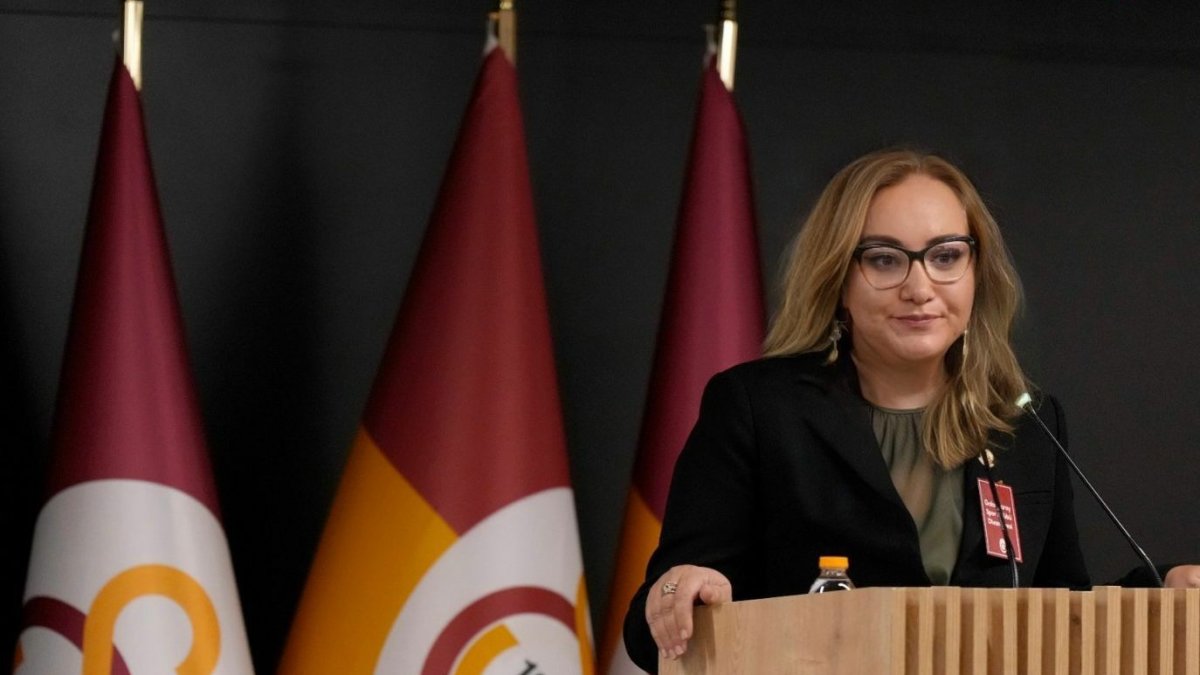 Galatasaray'da kadın futbolu tartışması: 'Görünmez olamaz, merkezde yer almalı'