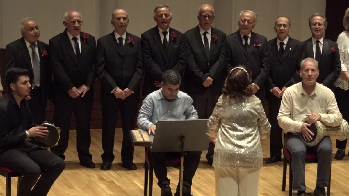 İzmir'de ileri yaş sempozyumu yoğun ilgi görüyor