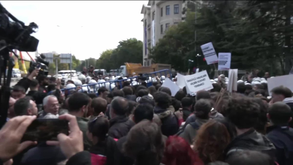 Ankara Gar Katliamı'nda Gerilim: Anma Sonrası Polis Müdahalesi
