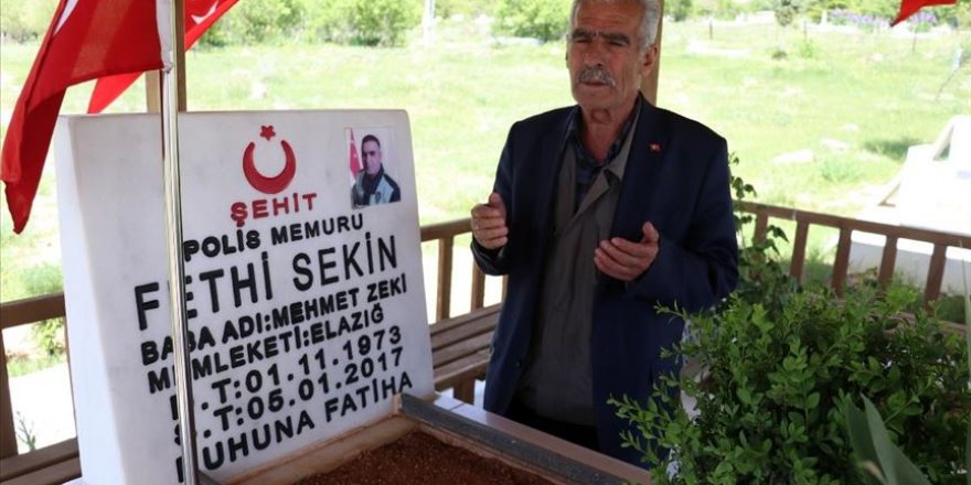 Baba Sekin sokağa çıkma izninde şehit oğlunun mezarına koştu