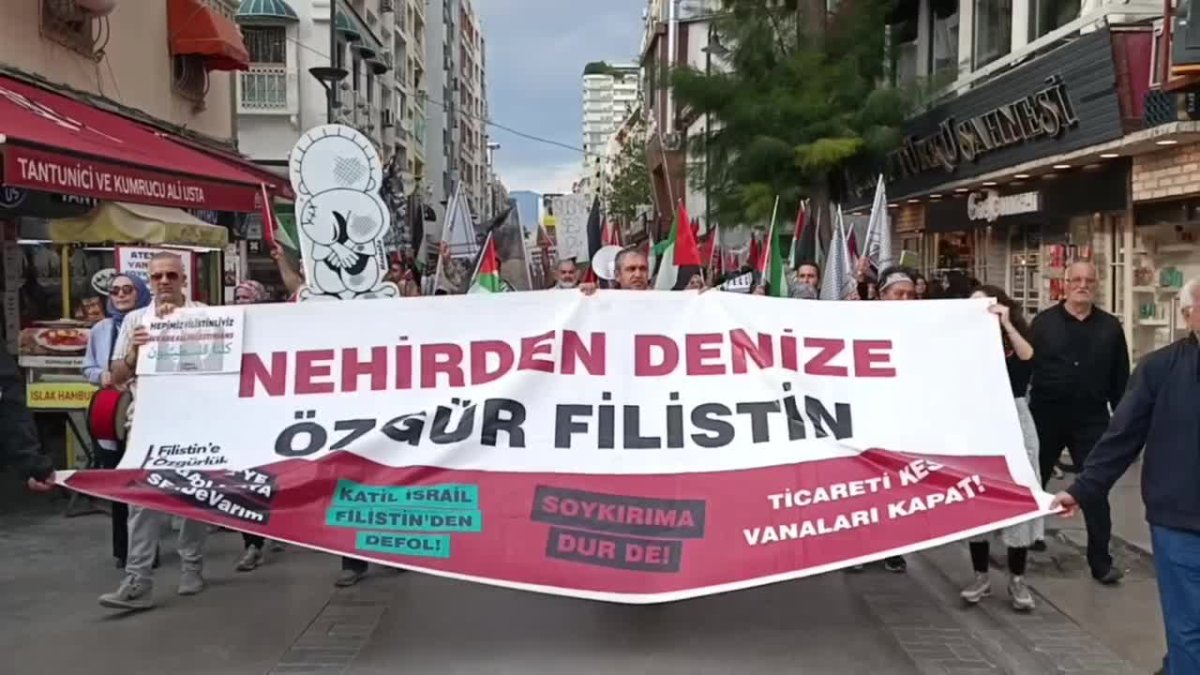 İzmir'de Filistin'e destek yürüyüşü: Gazze'nin kazanımı ateşkes