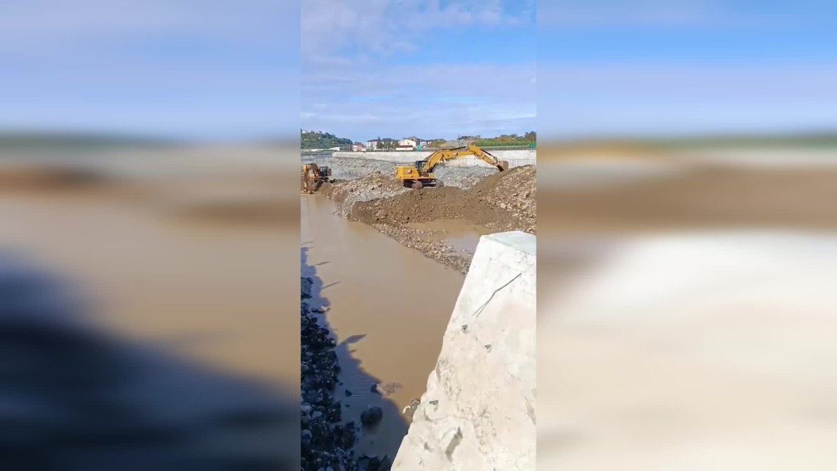 Arhavi’de tehlikeli yol durumu: 30 köyün bağlantısı tehlikede