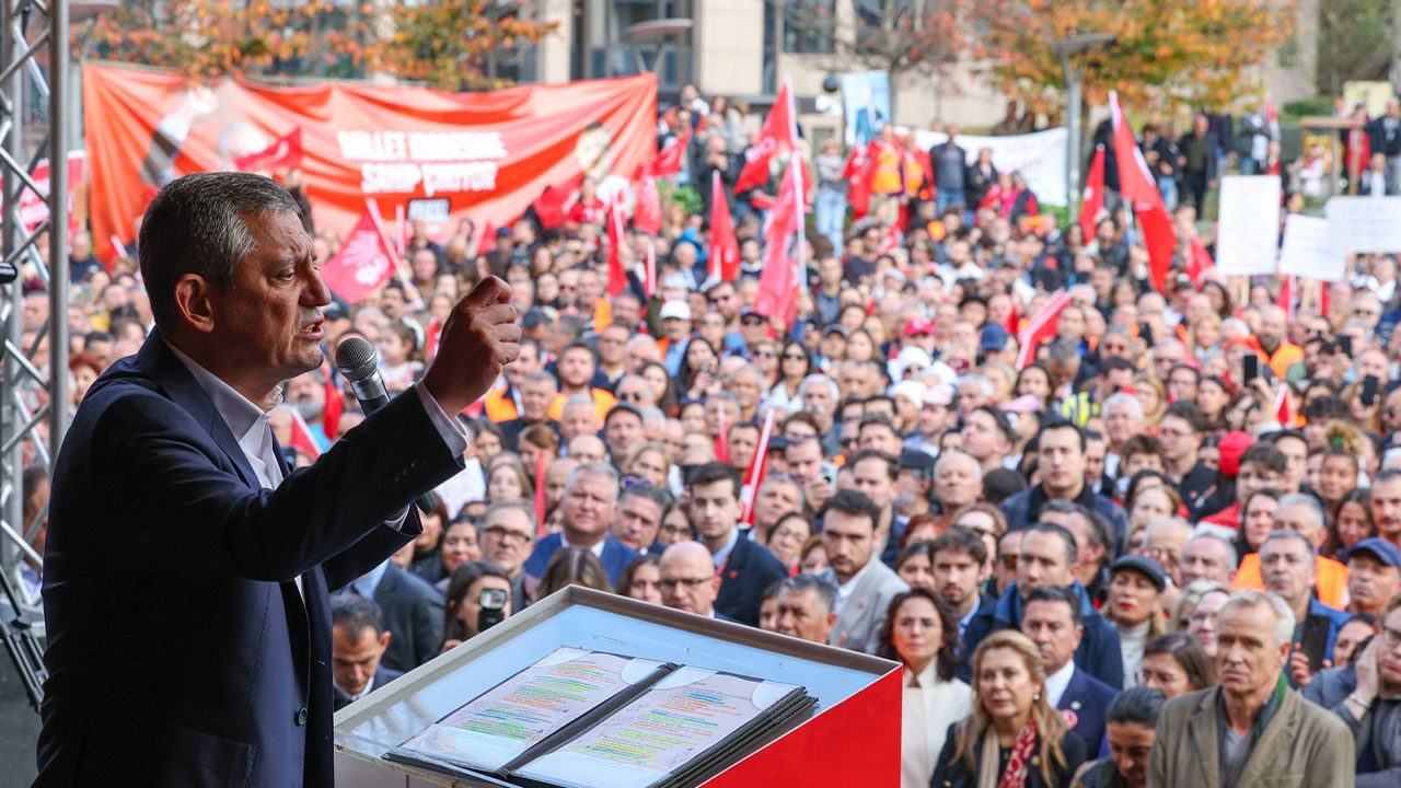 CHP Genel Başkanı Özgür Özel'den Brüksel mitinginde çarpıcı mesajlar!