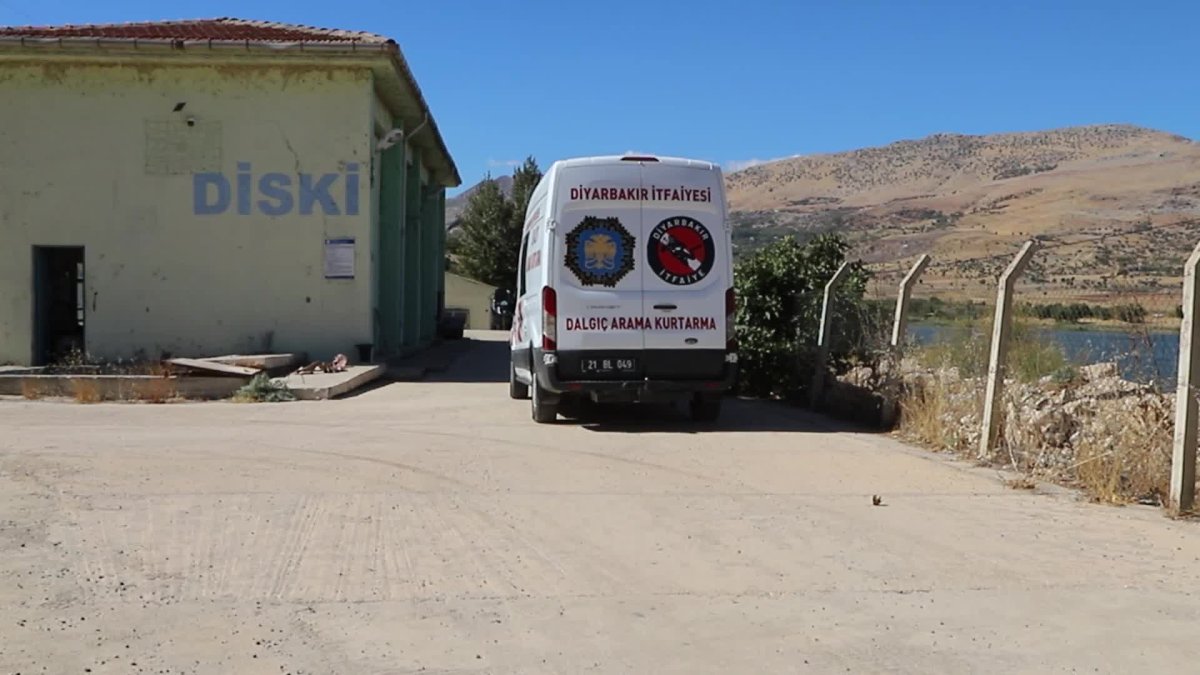 Diyarbakır'da dalgıçlar içme suyu için derinlere daldı