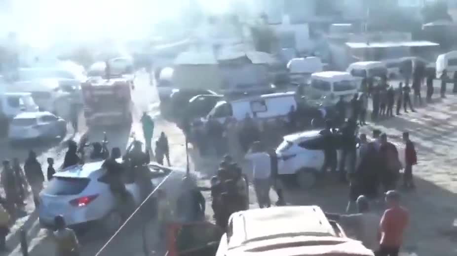 Hamas ve İsrail'den kritik rehine takası: İlk 7 isim geri döndü