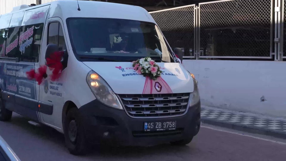Engelsiz yaşam aracı düğün arabası oldu