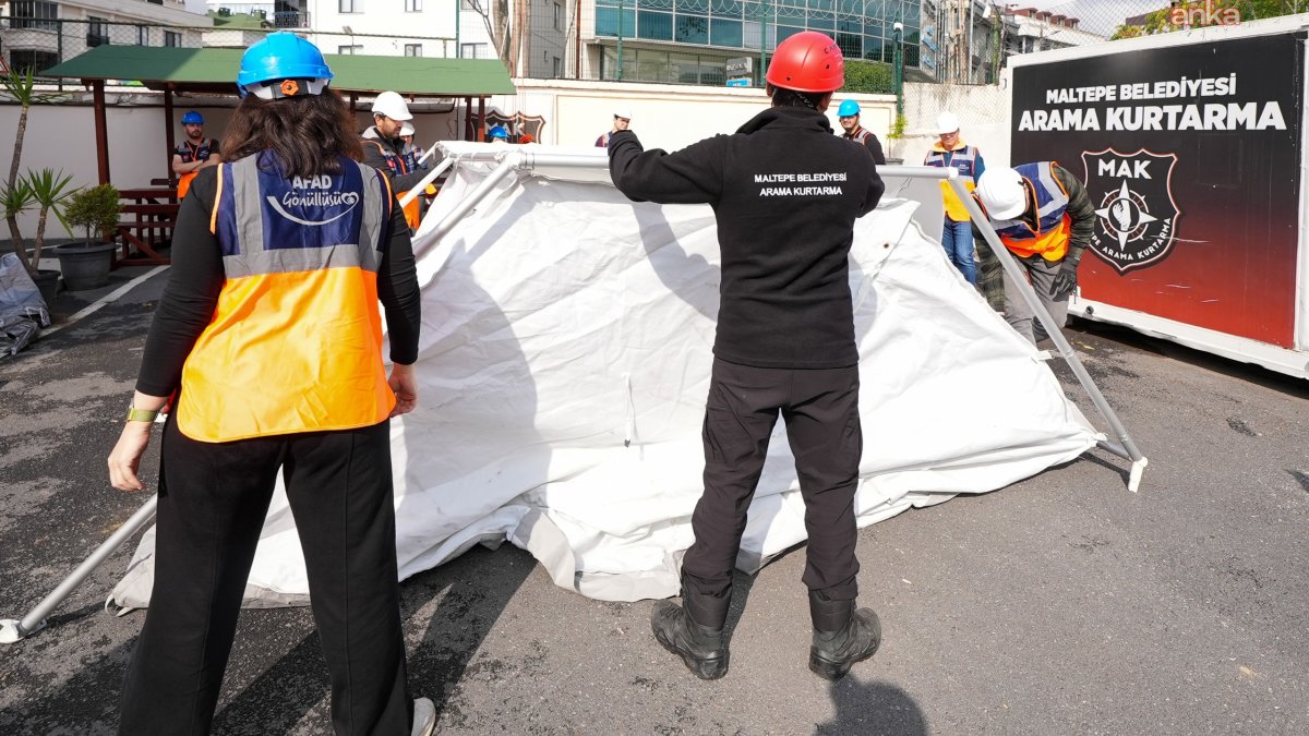 Maltepe'de gönüllüler afetlere karşı hazır hale geliyor