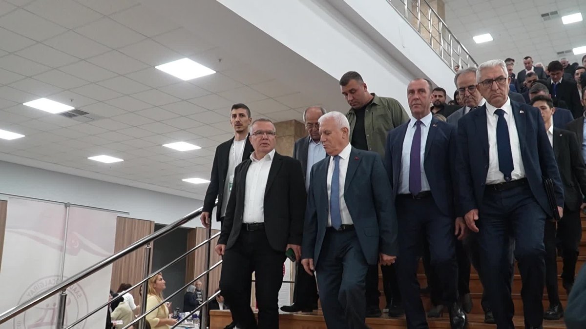 Bursalılar 'Cumhuriyet demek...' kampanyasına akın ediyor