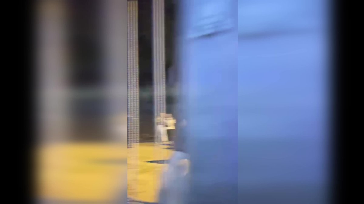 Kız öğrenciler barınma sorununa karşı ayaklandı