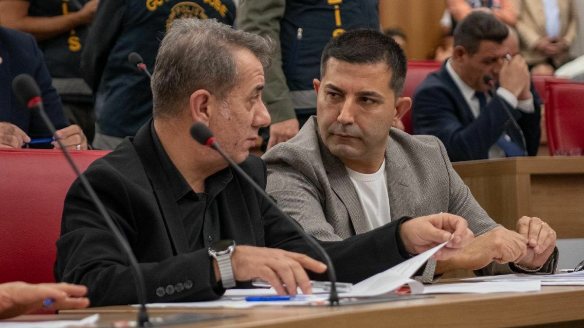 Kuşadası başkanı Günel'den dikkat çekici çağrı: Büyükşehir sorunlara odaklansın