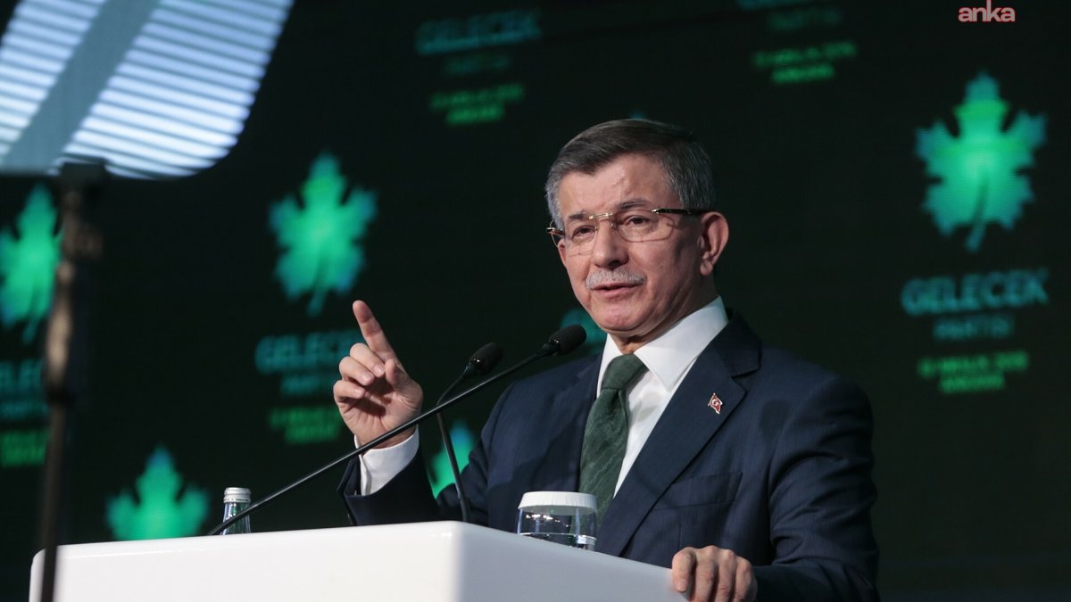 Davutoğlu İngiltere'de önemli toplantılara katılıyor