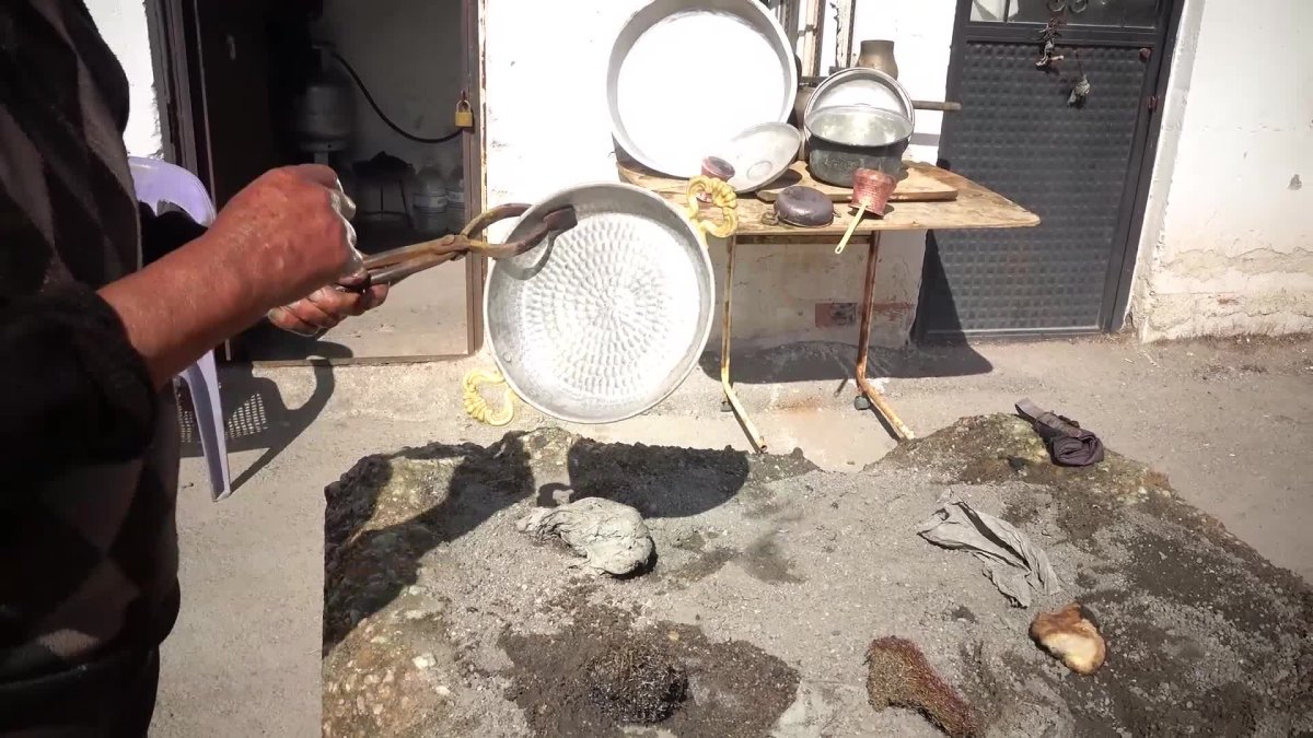 Aksaray'da kalaycılık mesleği tehlikede: Son kalaycılardan dram