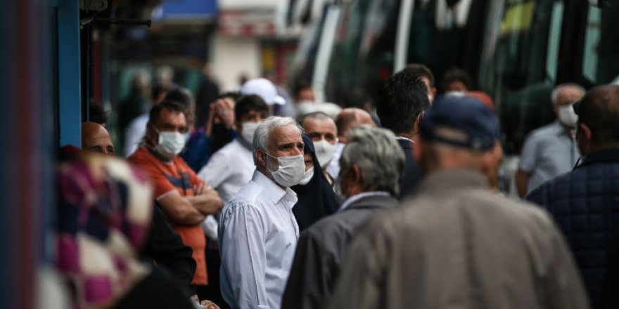 Çay üreticileriyle 65 yaş ve üstü vatandaşlar, İstanbul'dan ayrılmaya başladı