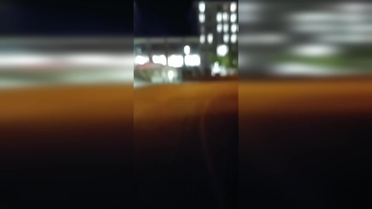 Ümit Özdağ: Öğrenciler depremden etkilenen ortaokulda eğitim alıyor