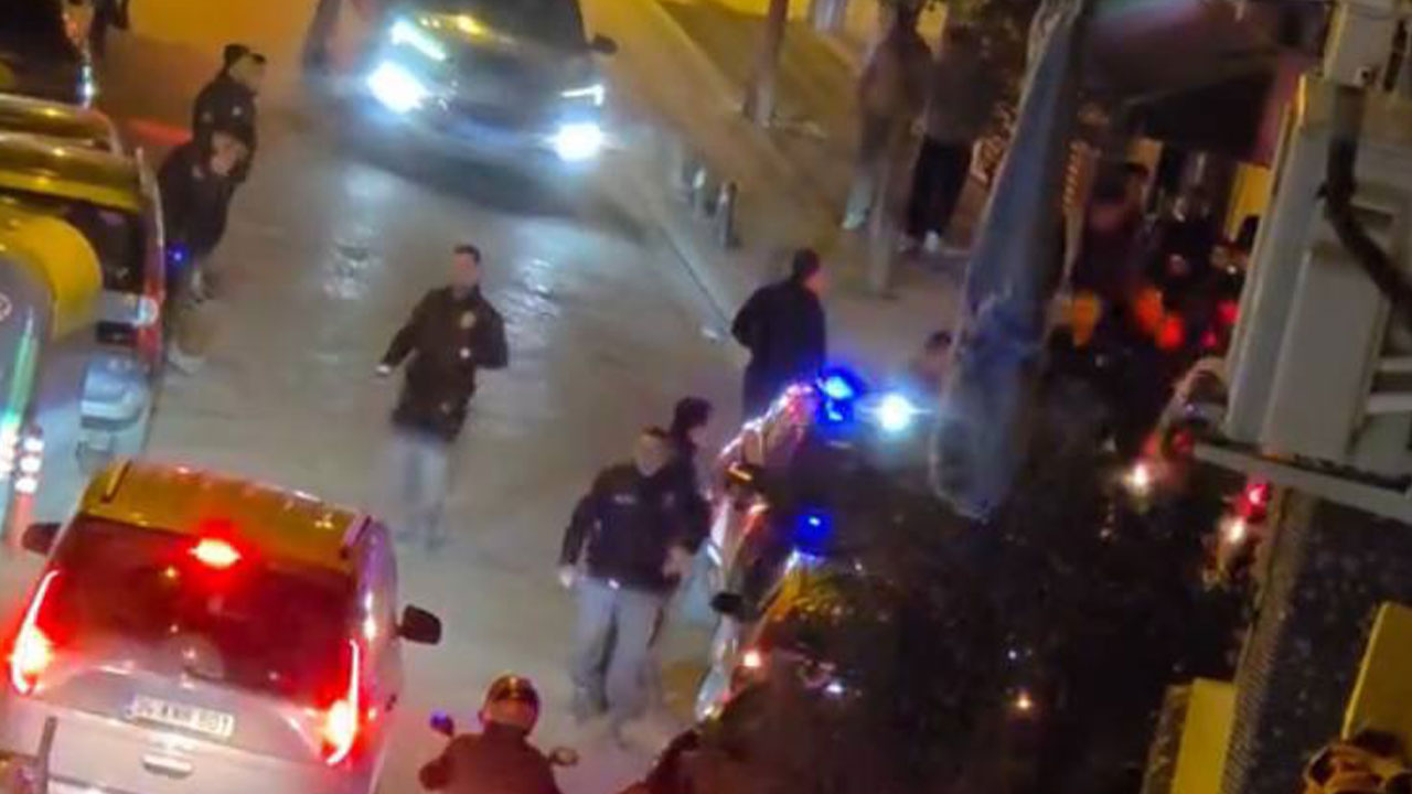 Zeytinburnu'ndna kuru sıkı silah sıkmak polisle kovalamacaya sebep oldu!