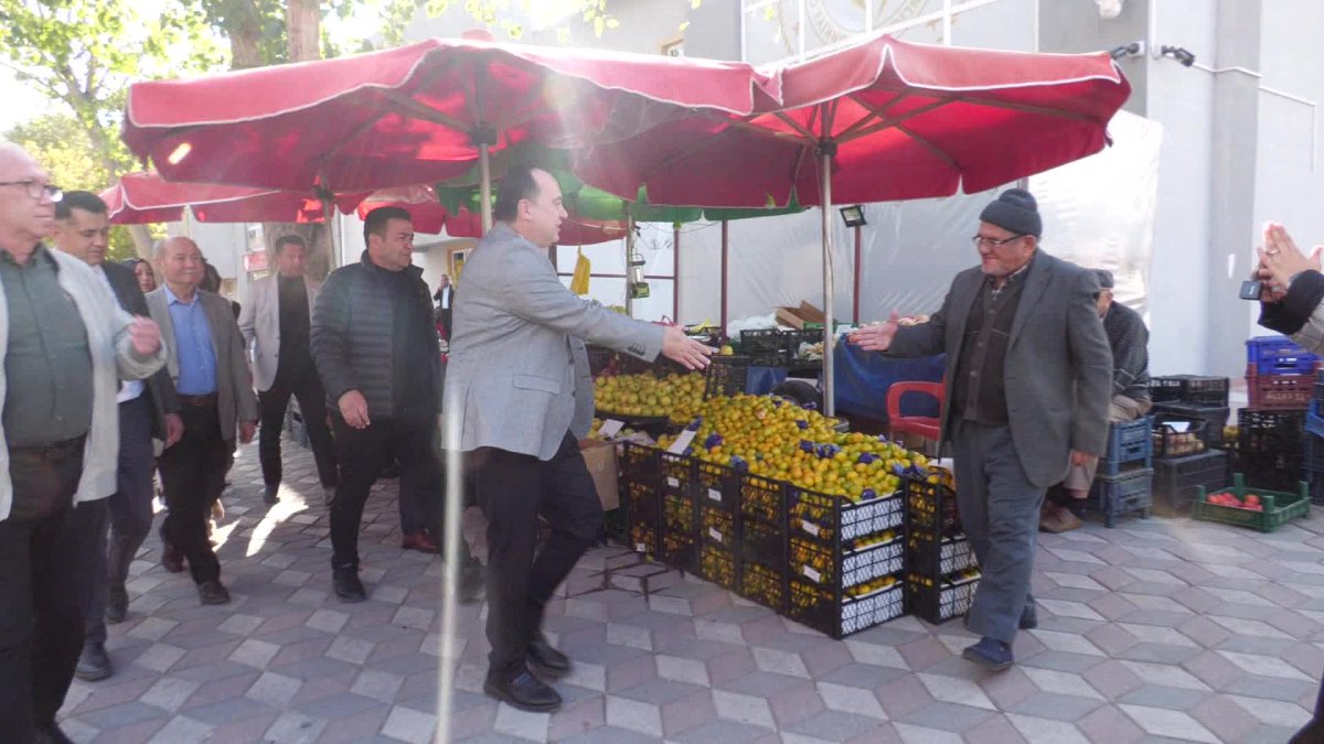 Başkan Dutlulu, Kırkağaç'ta asfalt çalışmalarını yerinde inceledi