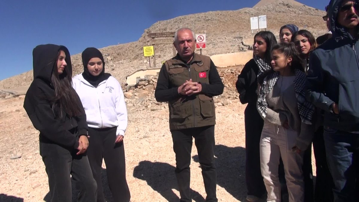 Depremzedeler Nemrut Dağı'nda unutulmaz bir deneyim yaşadı