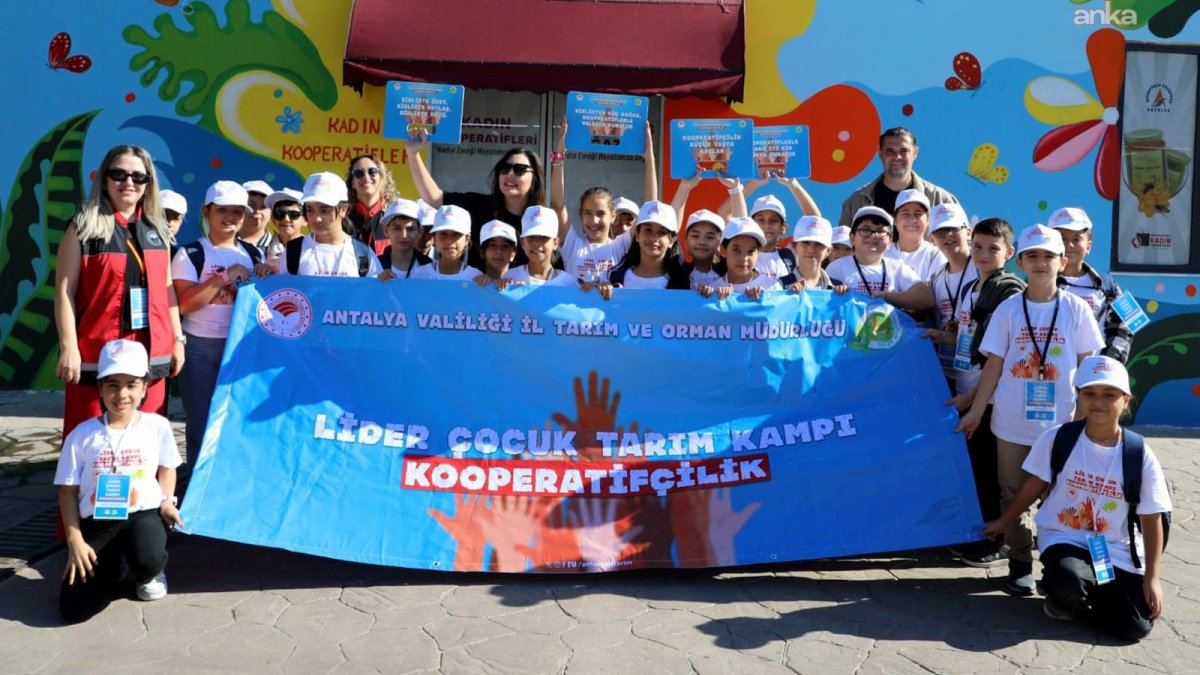 Antalya'da minik tarımcılar kadın emeğini keşfediyor