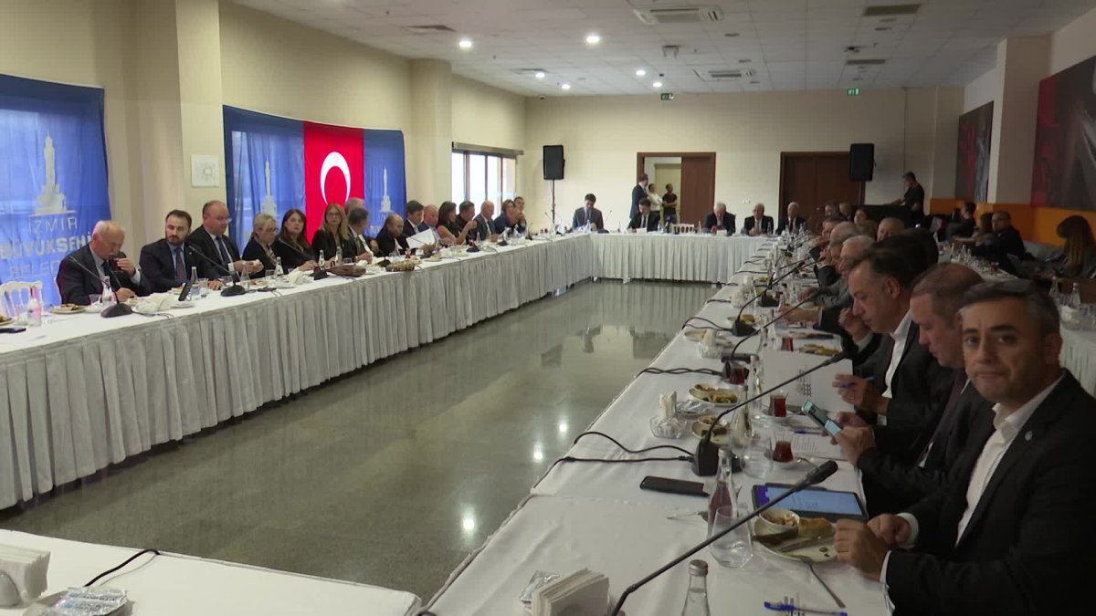 İzmir'de su krizi masaya yatırıldı