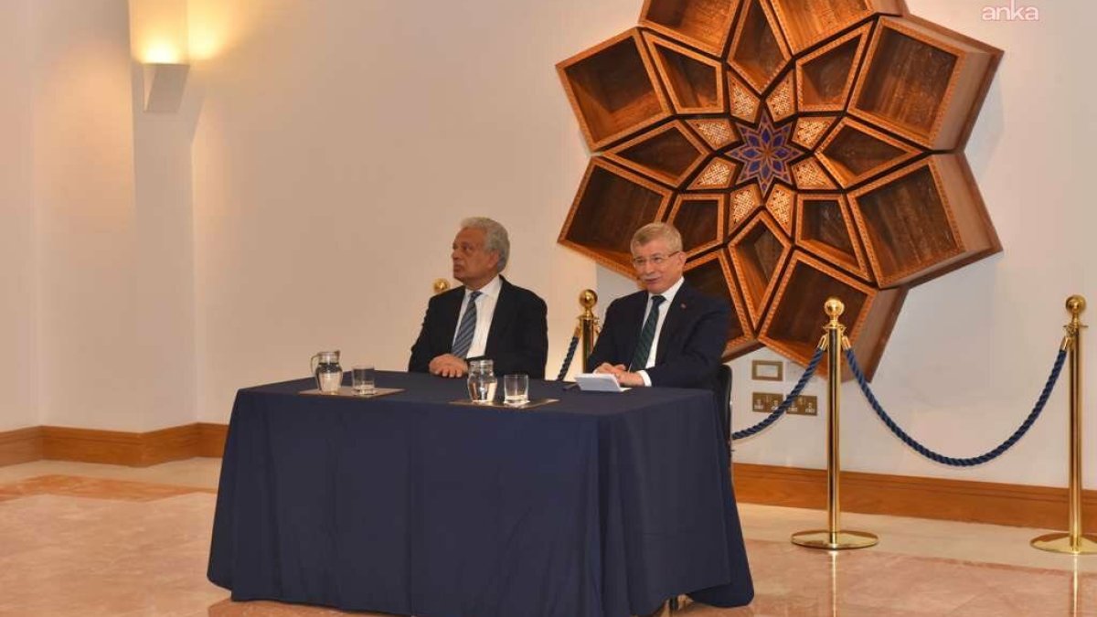 Ahmet Davutoğlu, Oxford'da dikkat çeken konferans gerçekleştirdi