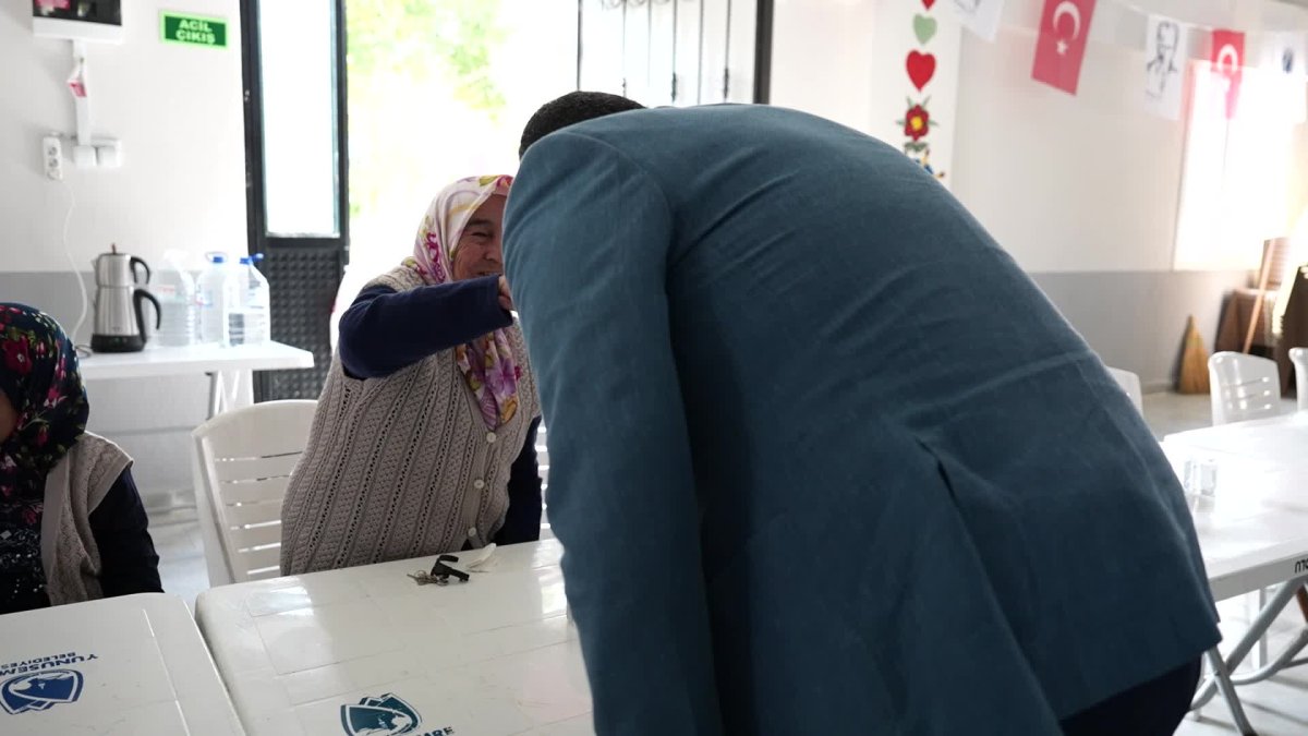 Başkan Dutlulu Yuntdağı'nda mahalle ziyaretlerinde bulundu