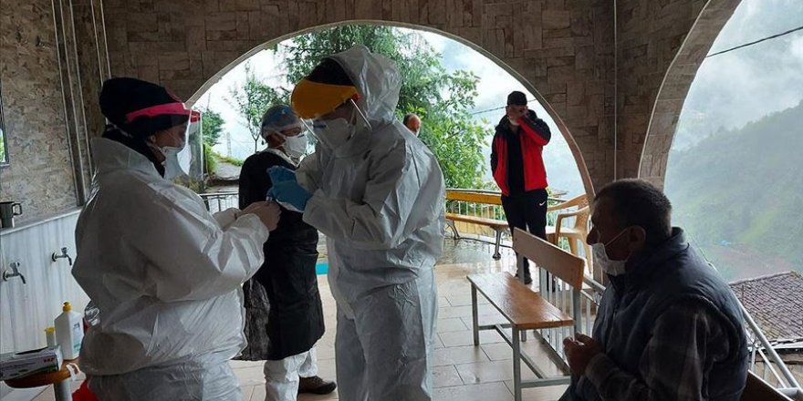 Rize'ye gelen 4 bin 569 çay üreticisine korona testi yapıldı