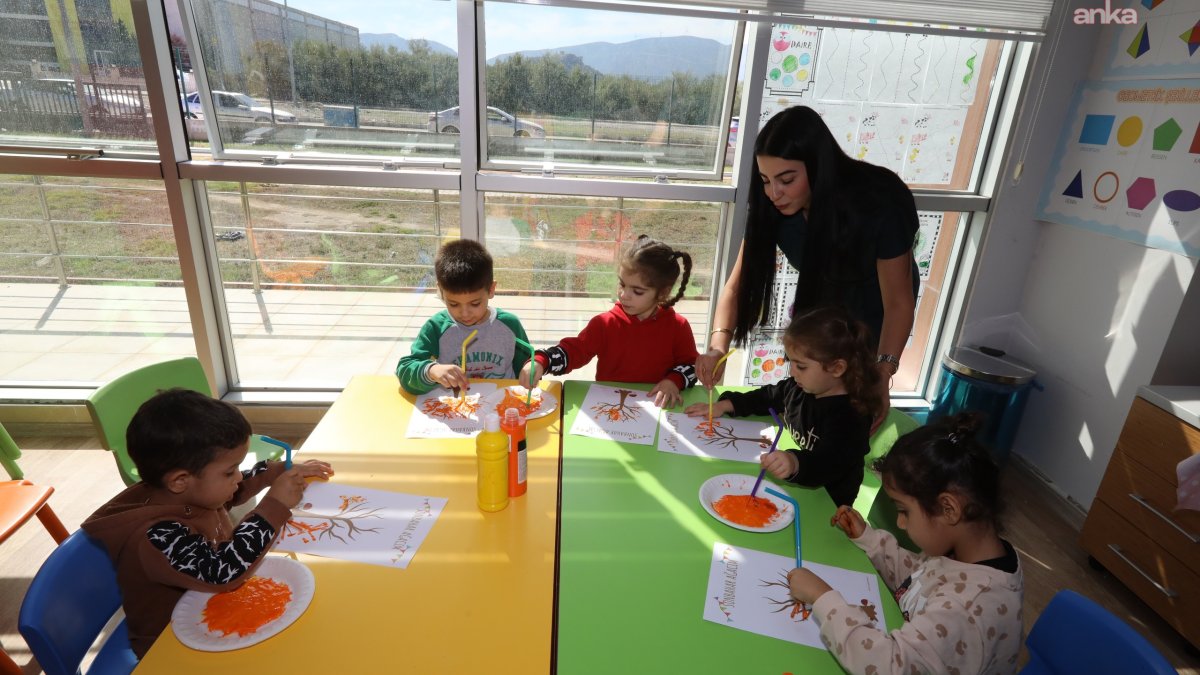 Tarım işçisi kadınların çocukları Deppo Efes Masal Evi'nde güvenle büyüyor